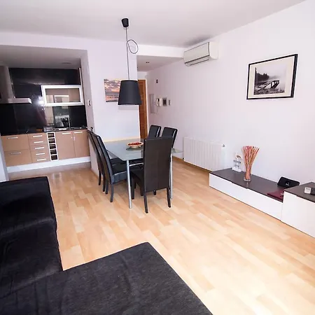 Lucasland Apartment *