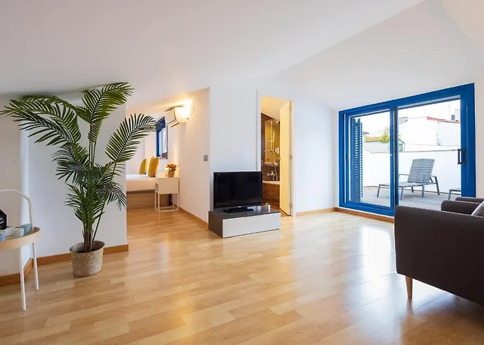 Апартаменти Lucas House By Group