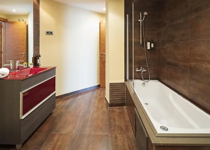 Lucas House By Group Апартаменти *