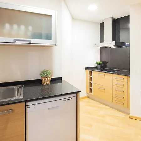 Lucas House By Group דירה