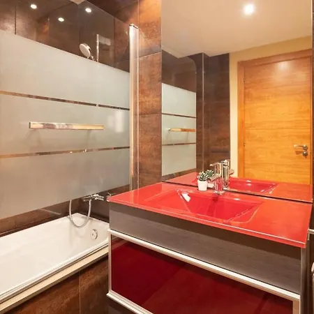 Lucas House By Group סיטגס